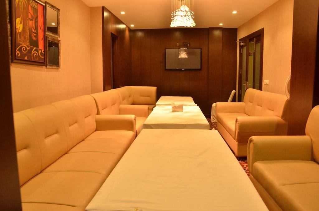 Hotel Down Town Jalandhar Exterior photo